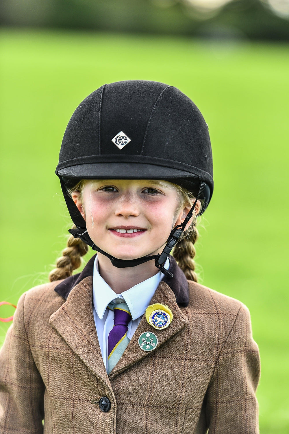 Charles Owen YR 8 kids helmet